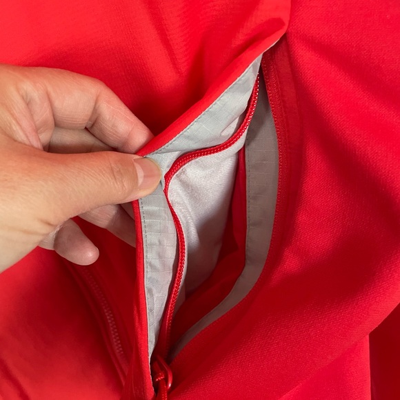 Arc'teryx Women's Atom LT Hoody In Orange-Red Size Small Very New - Picture 11 of 13